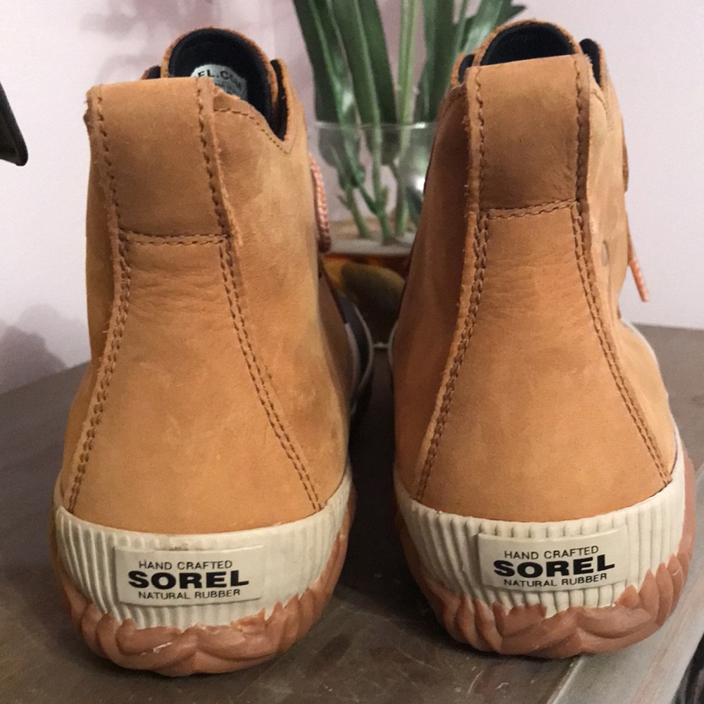 🐬Sorel Out N About Waterproof Brown and Black Boots - Picture 8 of 13